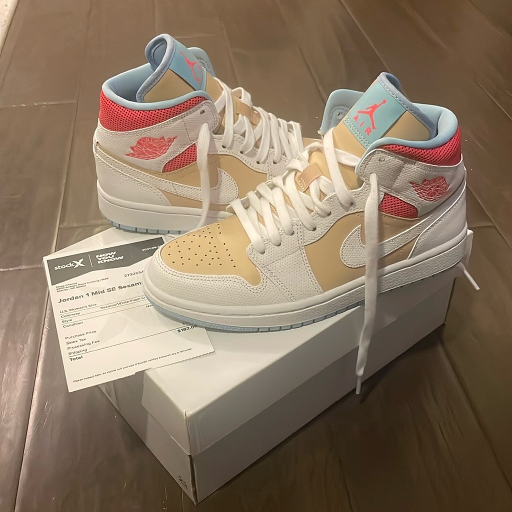 Jordan 1 Mid SE Shoes